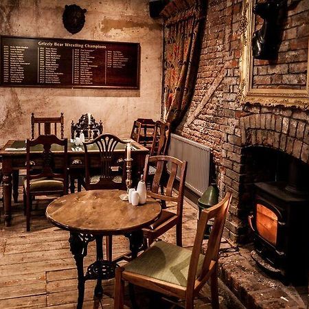 Black Swan Hotel Devizes Luaran gambar