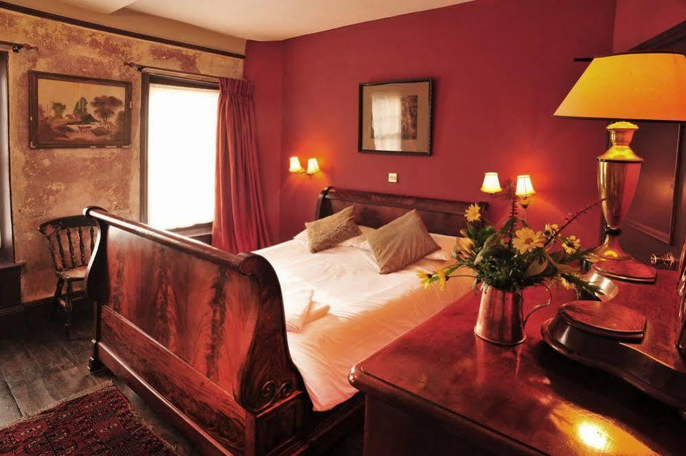 Black Swan Hotel Devizes Luaran gambar